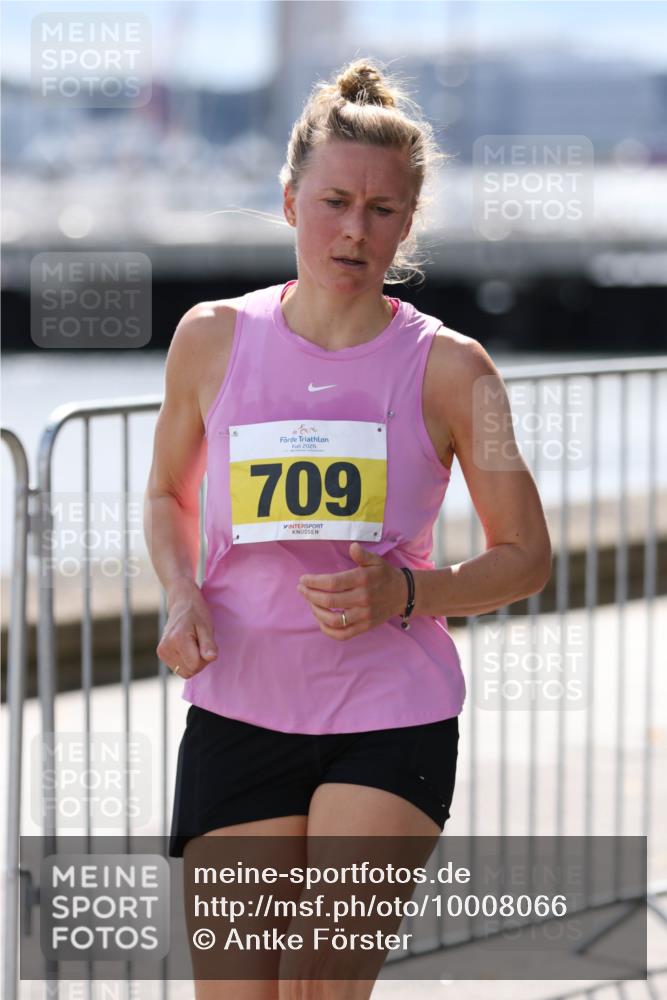 16.08.2026 - KN Förde Triathlon 2026 Antke Förster http://msf.ph/oto/10008066 16.08.2026 14:01:34 Laufen 709 meine-sportfotos.de
