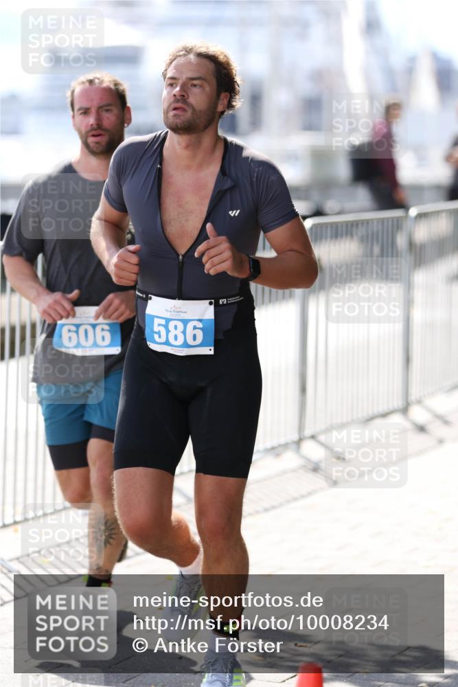 16.08.2026 - KN Förde Triathlon 2026 Antke Förster http://msf.ph/oto/10008234 16.08.2026 14:03:17 Laufen 606, 586 meine-sportfotos.de
