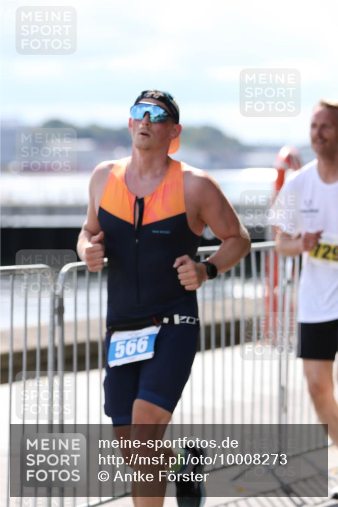16.08.2026 - KN Förde Triathlon 2026 Antke Förster http://msf.ph/oto/10008273 16.08.2026 14:04:10 Laufen 566, 729 meine-sportfotos.de