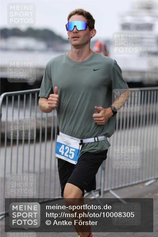 16.08.2026 - KN Förde Triathlon 2026 Antke Förster http://msf.ph/oto/10008305 16.08.2026 12:17:59 Laufen 425, 4, 5 meine-sportfotos.de