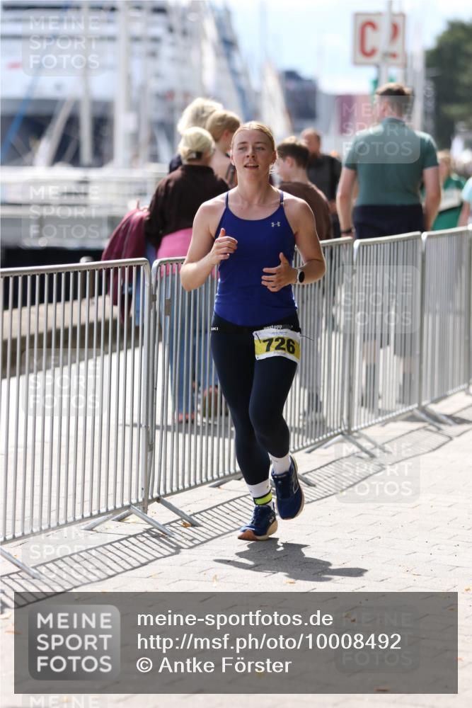 16.08.2026 - KN Förde Triathlon 2026 Antke Förster http://msf.ph/oto/10008492 16.08.2026 14:08:28 Laufen 726 meine-sportfotos.de