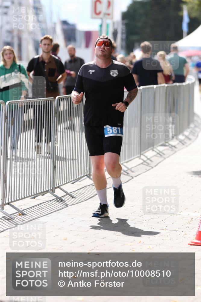 16.08.2026 - KN Förde Triathlon 2026 Antke Förster http://msf.ph/oto/10008510 16.08.2026 14:08:46 Laufen 23, 2, 581 meine-sportfotos.de