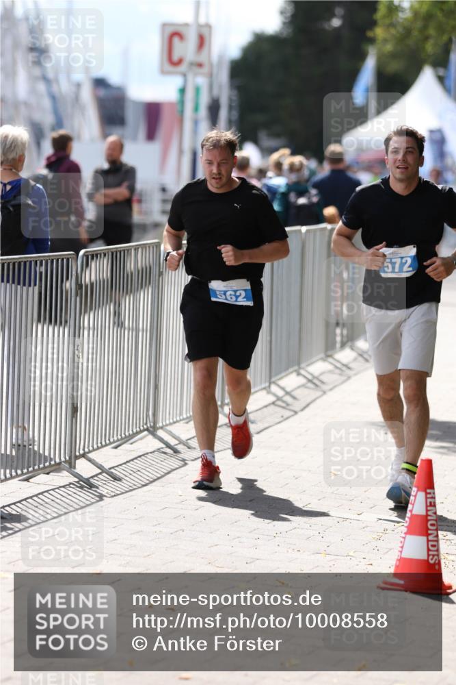 16.08.2026 - KN Förde Triathlon 2026 Antke Förster http://msf.ph/oto/10008558 16.08.2026 14:09:43 Laufen 562, 572 meine-sportfotos.de