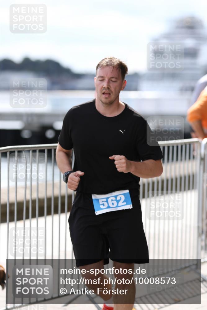 16.08.2026 - KN Förde Triathlon 2026 Antke Förster http://msf.ph/oto/10008573 16.08.2026 14:09:48 Laufen 562 meine-sportfotos.de