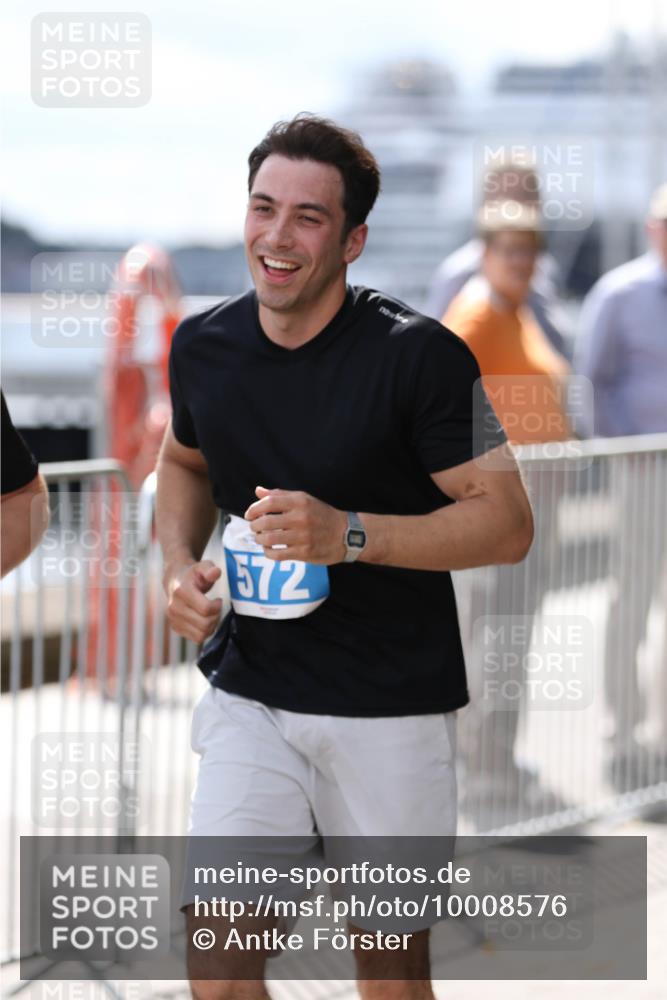 16.08.2026 - KN Förde Triathlon 2026 Antke Förster http://msf.ph/oto/10008576 16.08.2026 14:09:48 Laufen 572 meine-sportfotos.de