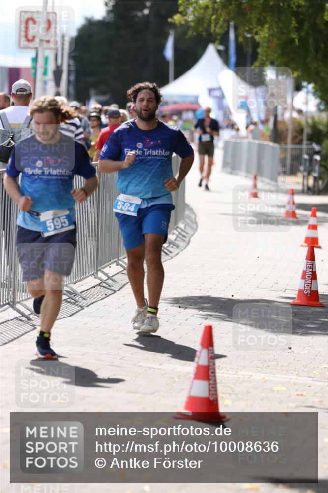 16.08.2026 - KN Förde Triathlon 2026 Antke Förster http://msf.ph/oto/10008636 16.08.2026 14:11:00 Laufen 595, 584 meine-sportfotos.de