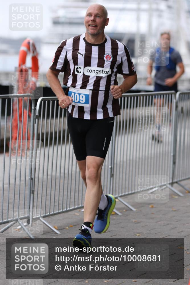16.08.2026 - KN Förde Triathlon 2026 Antke Förster http://msf.ph/oto/10008681 16.08.2026 12:21:54 Laufen 409, 1910 meine-sportfotos.de