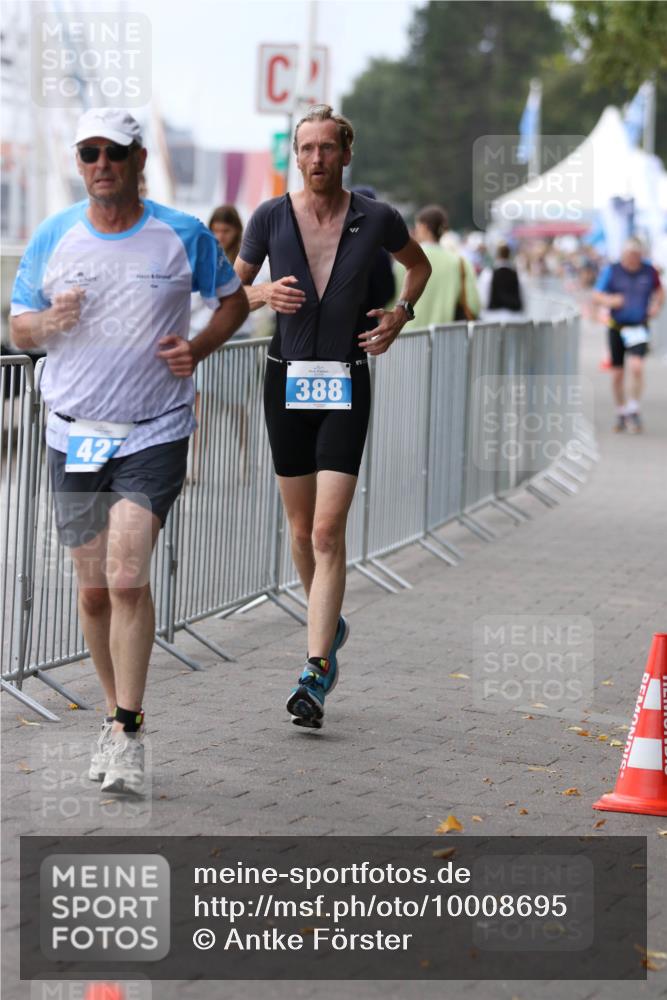 16.08.2026 - KN Förde Triathlon 2026 Antke Förster http://msf.ph/oto/10008695 16.08.2026 12:22:00 Laufen 427, 388 meine-sportfotos.de
