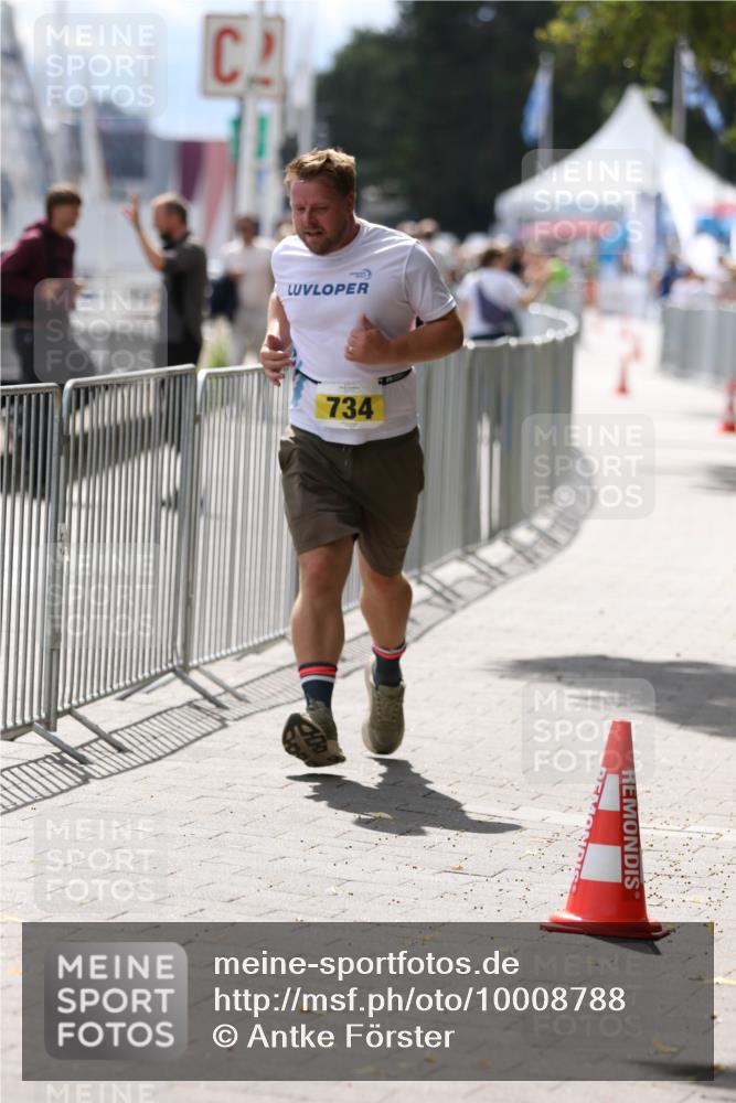 16.08.2026 - KN Förde Triathlon 2026 Antke Förster http://msf.ph/oto/10008788 16.08.2026 14:15:37 Laufen 734 meine-sportfotos.de
