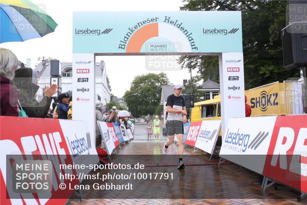 30.08.2026 - Blankeneser Heldenlauf Lena Gebhardt http://msf.ph/oto/10017791 30.08.2026 09:22:14 Ziel 3585, 3674, 3711 meine-sportfotos.de