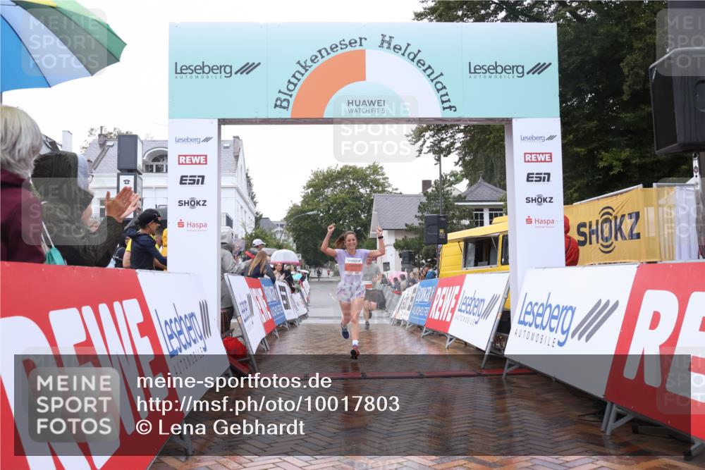 30.08.2026 - Blankeneser Heldenlauf Lena Gebhardt http://msf.ph/oto/10017803 30.08.2026 09:22:18 Ziel 3520, 3585, 3674, 3711 meine-sportfotos.de