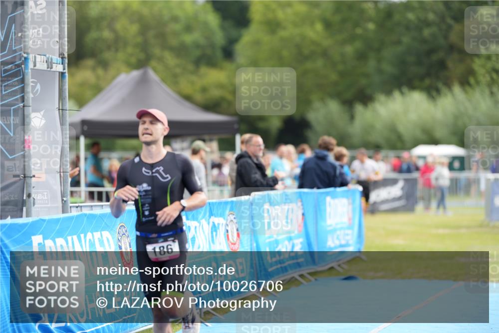 30.08.2026 - Elbe Triathlon Hamburg LAZAROV Photography http://msf.ph/oto/10026706 30.08.2026 09:57:39 Ziel 186 meine-sportfotos.de