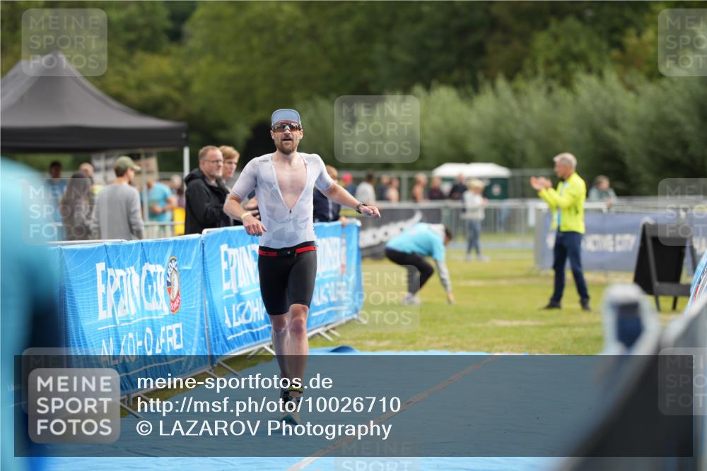 30.08.2026 - Elbe Triathlon Hamburg LAZAROV Photography http://msf.ph/oto/10026710 30.08.2026 09:57:49 Ziel 226 meine-sportfotos.de