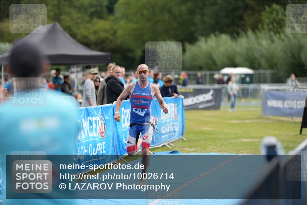 30.08.2026 - Elbe Triathlon Hamburg LAZAROV Photography http://msf.ph/oto/10026714 30.08.2026 09:58:38 Ziel 203 meine-sportfotos.de