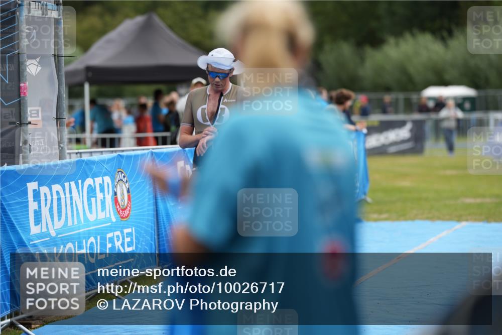 30.08.2026 - Elbe Triathlon Hamburg LAZAROV Photography http://msf.ph/oto/10026717 30.08.2026 09:59:02 Ziel 247 meine-sportfotos.de