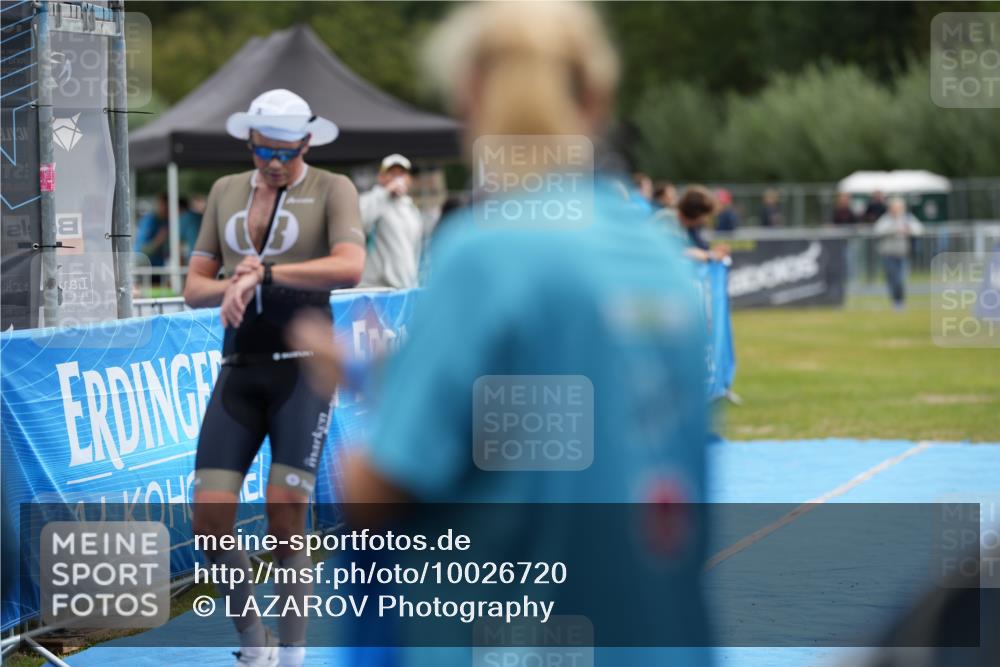 30.08.2026 - Elbe Triathlon Hamburg LAZAROV Photography http://msf.ph/oto/10026720 30.08.2026 09:59:03 Ziel 247 meine-sportfotos.de