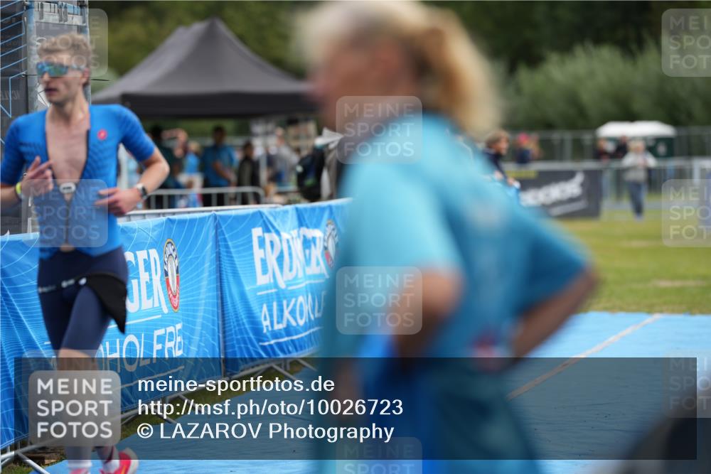 30.08.2026 - Elbe Triathlon Hamburg LAZAROV Photography http://msf.ph/oto/10026723 30.08.2026 09:59:14 Ziel 225 meine-sportfotos.de