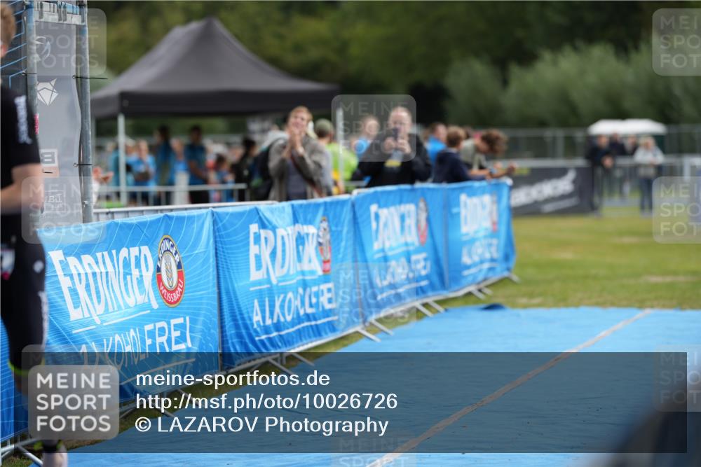 30.08.2026 - Elbe Triathlon Hamburg LAZAROV Photography http://msf.ph/oto/10026726 30.08.2026 10:00:10 Ziel 194 meine-sportfotos.de