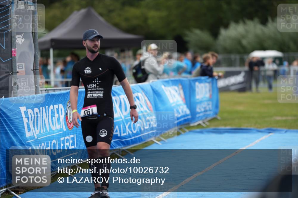 30.08.2026 - Elbe Triathlon Hamburg LAZAROV Photography http://msf.ph/oto/10026732 30.08.2026 10:02:41 Ziel 195 meine-sportfotos.de