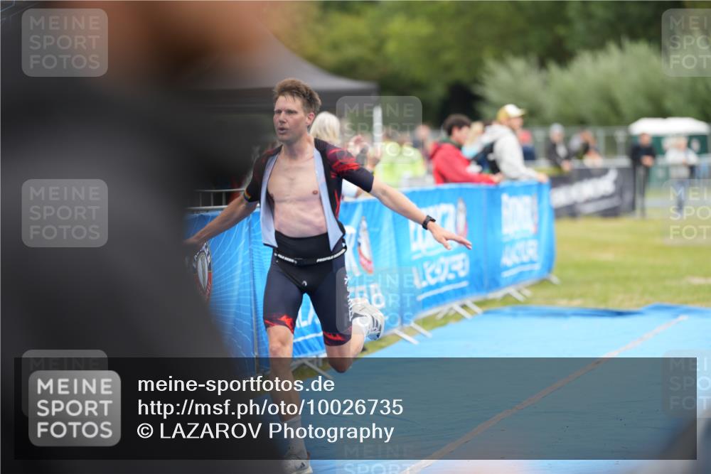 30.08.2026 - Elbe Triathlon Hamburg LAZAROV Photography http://msf.ph/oto/10026735 30.08.2026 10:09:30 Ziel 242 meine-sportfotos.de