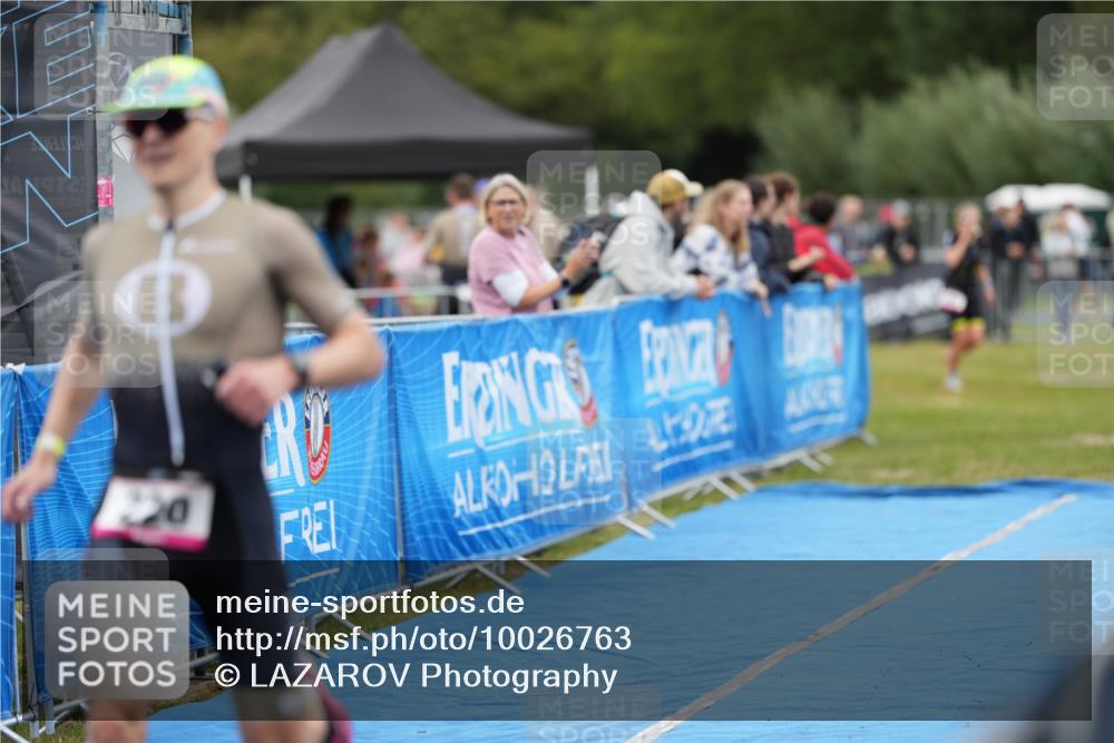 30.08.2026 - Elbe Triathlon Hamburg LAZAROV Photography http://msf.ph/oto/10026763 30.08.2026 10:13:43 Ziel 220, 227 meine-sportfotos.de