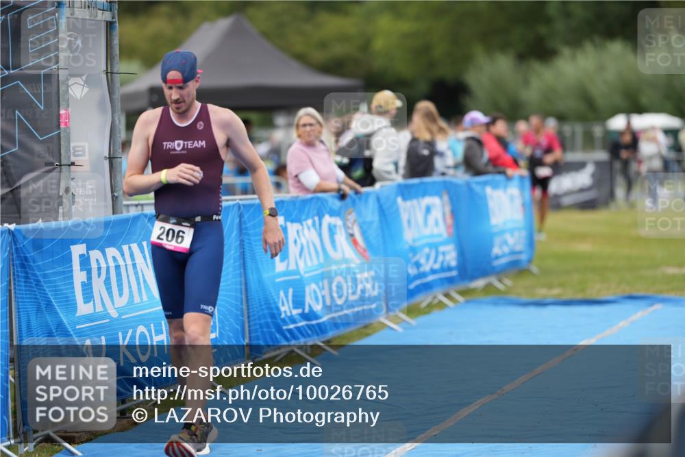 30.08.2026 - Elbe Triathlon Hamburg LAZAROV Photography http://msf.ph/oto/10026765 30.08.2026 10:14:08 Ziel 206 meine-sportfotos.de
