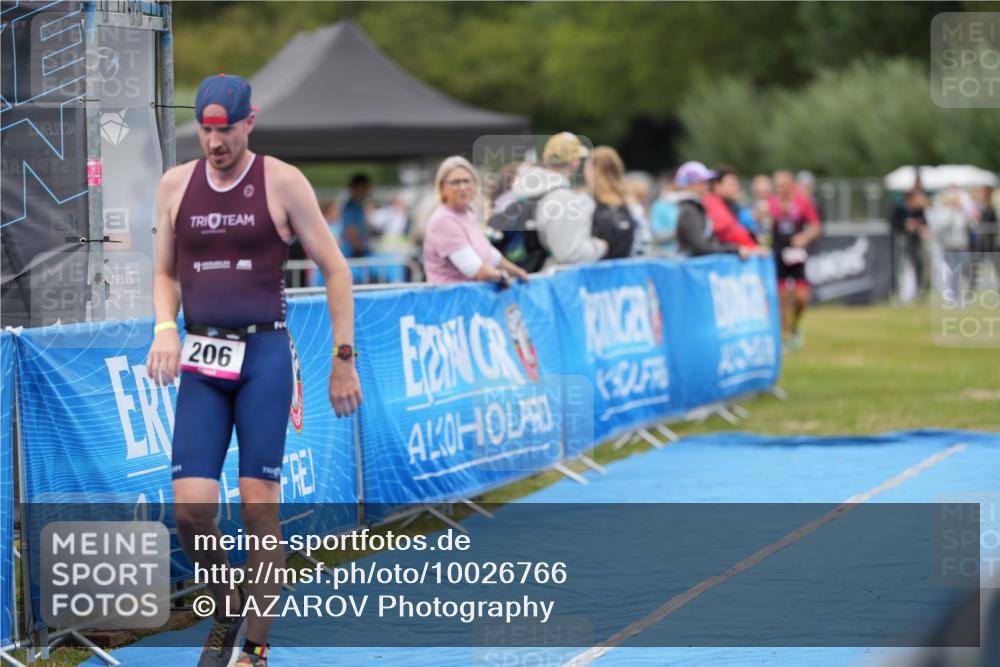 30.08.2026 - Elbe Triathlon Hamburg LAZAROV Photography http://msf.ph/oto/10026766 30.08.2026 10:14:08 Ziel 206 meine-sportfotos.de