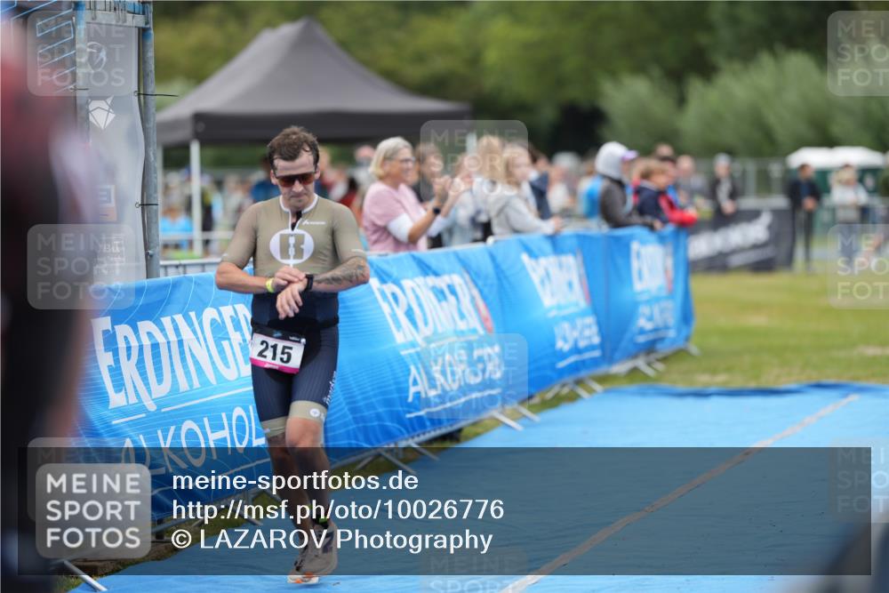 30.08.2026 - Elbe Triathlon Hamburg LAZAROV Photography http://msf.ph/oto/10026776 30.08.2026 10:15:33 Ziel 215 meine-sportfotos.de