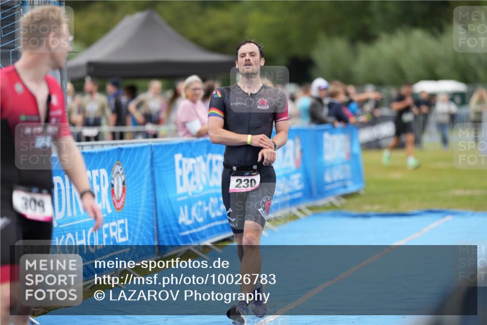 30.08.2026 - Elbe Triathlon Hamburg LAZAROV Photography http://msf.ph/oto/10026783 30.08.2026 10:17:09 Ziel 230, 309 meine-sportfotos.de