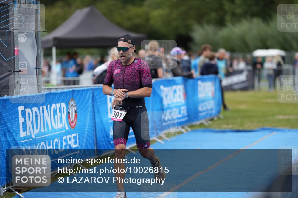 30.08.2026 - Elbe Triathlon Hamburg LAZAROV Photography http://msf.ph/oto/10026815 30.08.2026 10:20:58 Ziel 301 meine-sportfotos.de