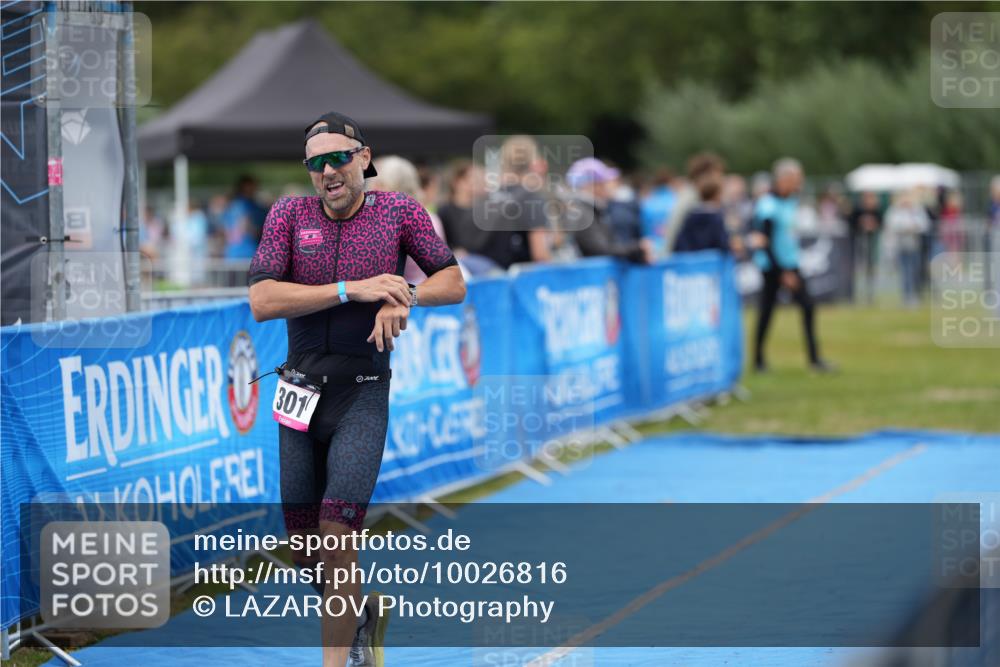 30.08.2026 - Elbe Triathlon Hamburg LAZAROV Photography http://msf.ph/oto/10026816 30.08.2026 10:20:59 Ziel 301 meine-sportfotos.de