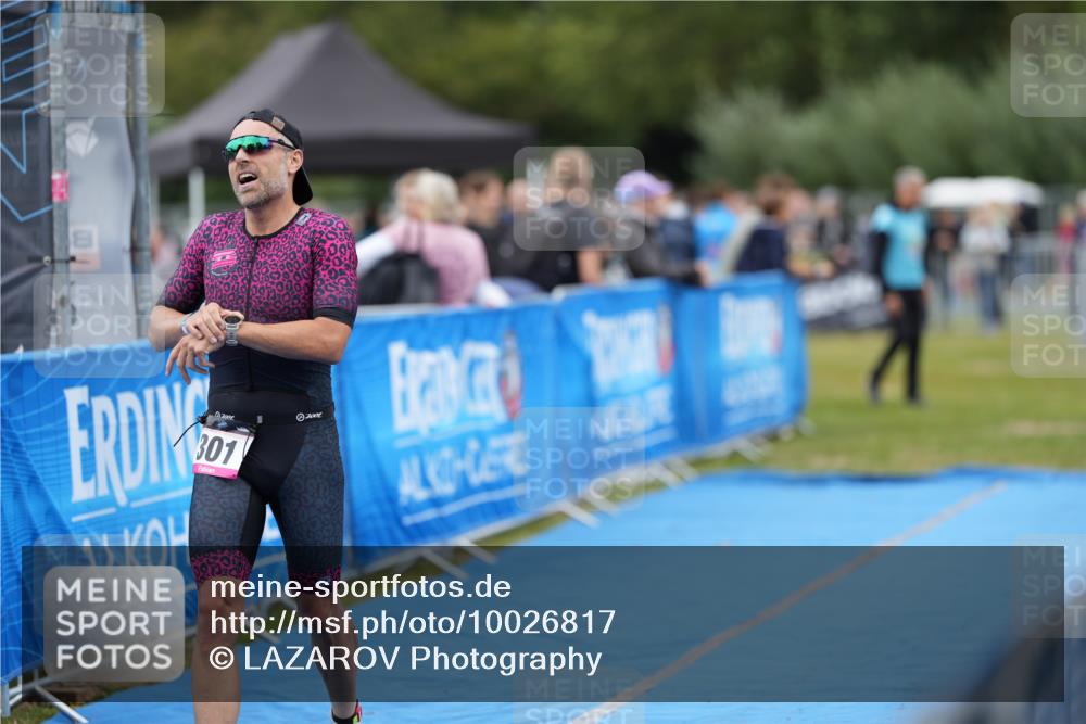 30.08.2026 - Elbe Triathlon Hamburg LAZAROV Photography http://msf.ph/oto/10026817 30.08.2026 10:20:59 Ziel 301 meine-sportfotos.de