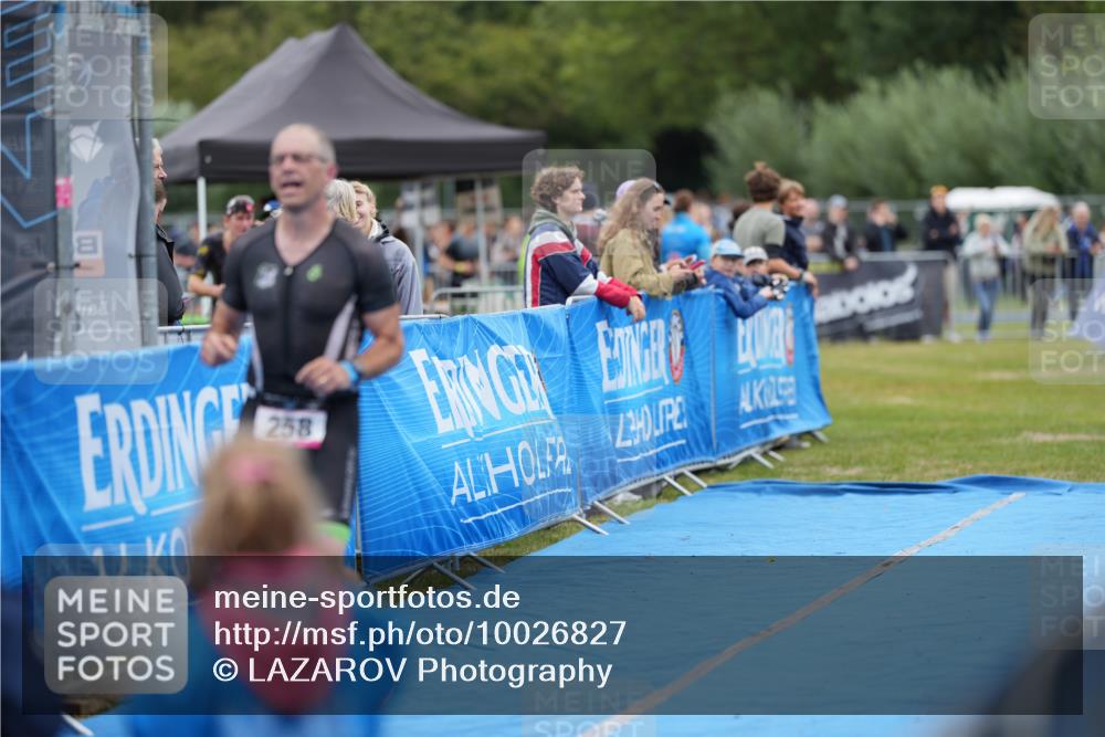 30.08.2026 - Elbe Triathlon Hamburg LAZAROV Photography http://msf.ph/oto/10026827 30.08.2026 10:25:09 Ziel 258 meine-sportfotos.de