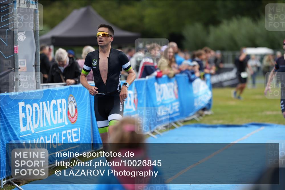 30.08.2026 - Elbe Triathlon Hamburg LAZAROV Photography http://msf.ph/oto/10026845 30.08.2026 10:28:14 Ziel 253, 318 meine-sportfotos.de