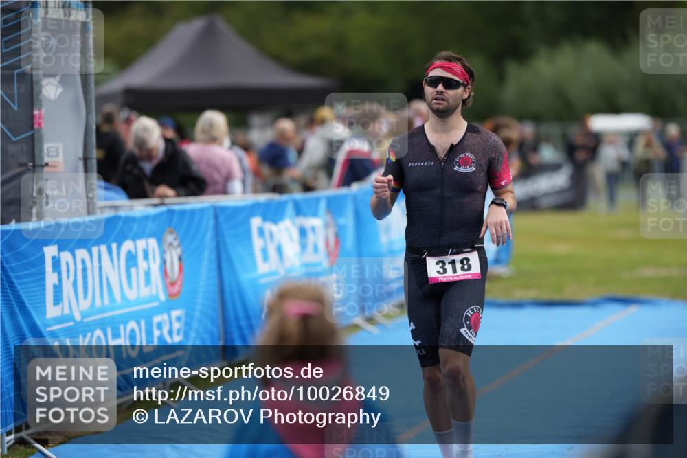 30.08.2026 - Elbe Triathlon Hamburg LAZAROV Photography http://msf.ph/oto/10026849 30.08.2026 10:28:16 Ziel 253, 318 meine-sportfotos.de