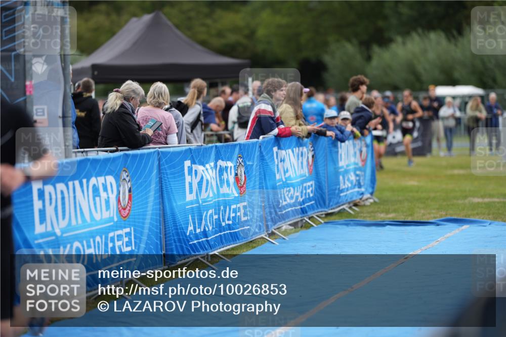 30.08.2026 - Elbe Triathlon Hamburg LAZAROV Photography http://msf.ph/oto/10026853 30.08.2026 10:28:31 Ziel 322 meine-sportfotos.de