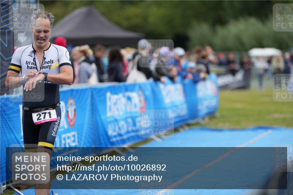 30.08.2026 - Elbe Triathlon Hamburg LAZAROV Photography http://msf.ph/oto/10026892 30.08.2026 10:32:35 Ziel 271 meine-sportfotos.de
