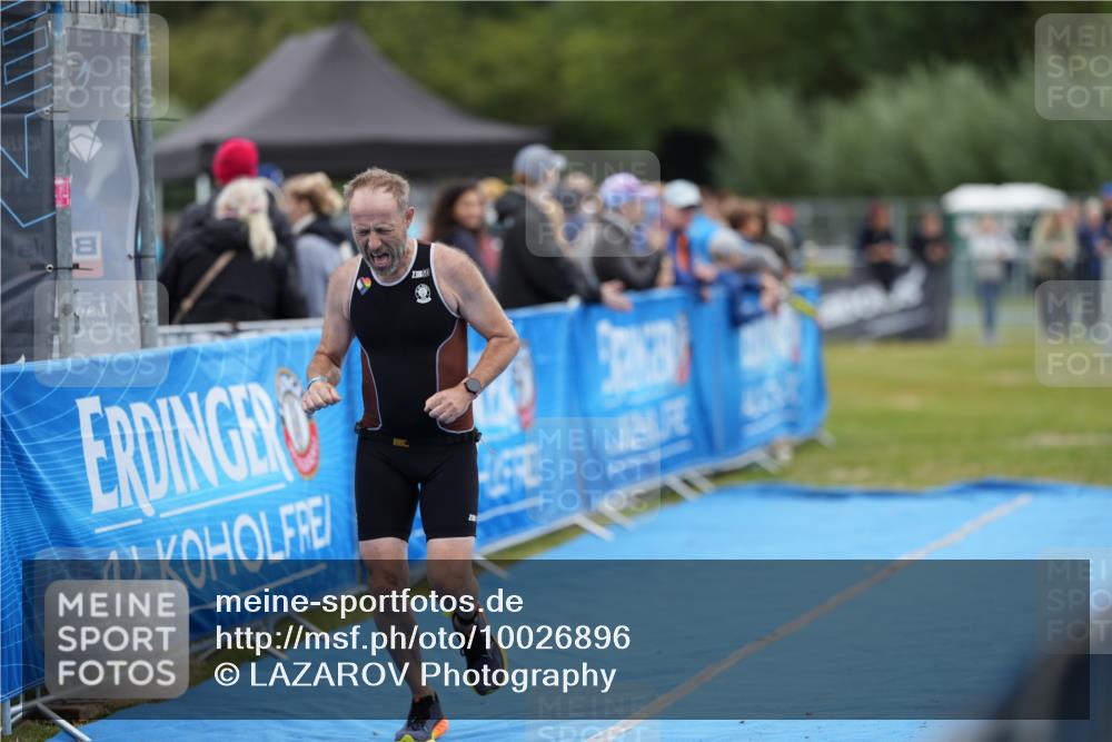 30.08.2026 - Elbe Triathlon Hamburg LAZAROV Photography http://msf.ph/oto/10026896 30.08.2026 10:32:58 Ziel 298 meine-sportfotos.de