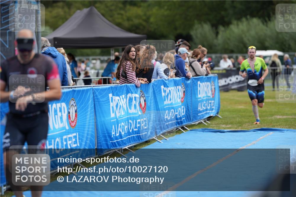 30.08.2026 - Elbe Triathlon Hamburg LAZAROV Photography http://msf.ph/oto/10027120 30.08.2026 10:46:50 Ziel 293, 354, 544 meine-sportfotos.de
