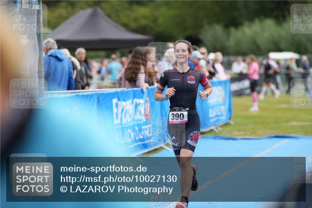 30.08.2026 - Elbe Triathlon Hamburg LAZAROV Photography http://msf.ph/oto/10027130 30.08.2026 10:47:39 Ziel 390 meine-sportfotos.de