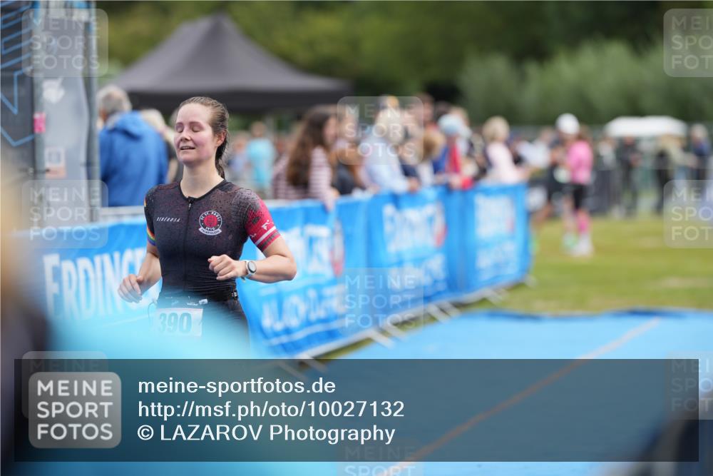 30.08.2026 - Elbe Triathlon Hamburg LAZAROV Photography http://msf.ph/oto/10027132 30.08.2026 10:47:40 Ziel 390 meine-sportfotos.de