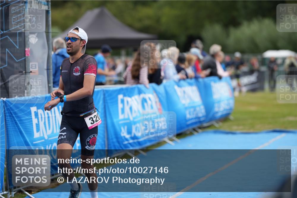 30.08.2026 - Elbe Triathlon Hamburg LAZAROV Photography http://msf.ph/oto/10027146 30.08.2026 10:48:39 Ziel 320 meine-sportfotos.de