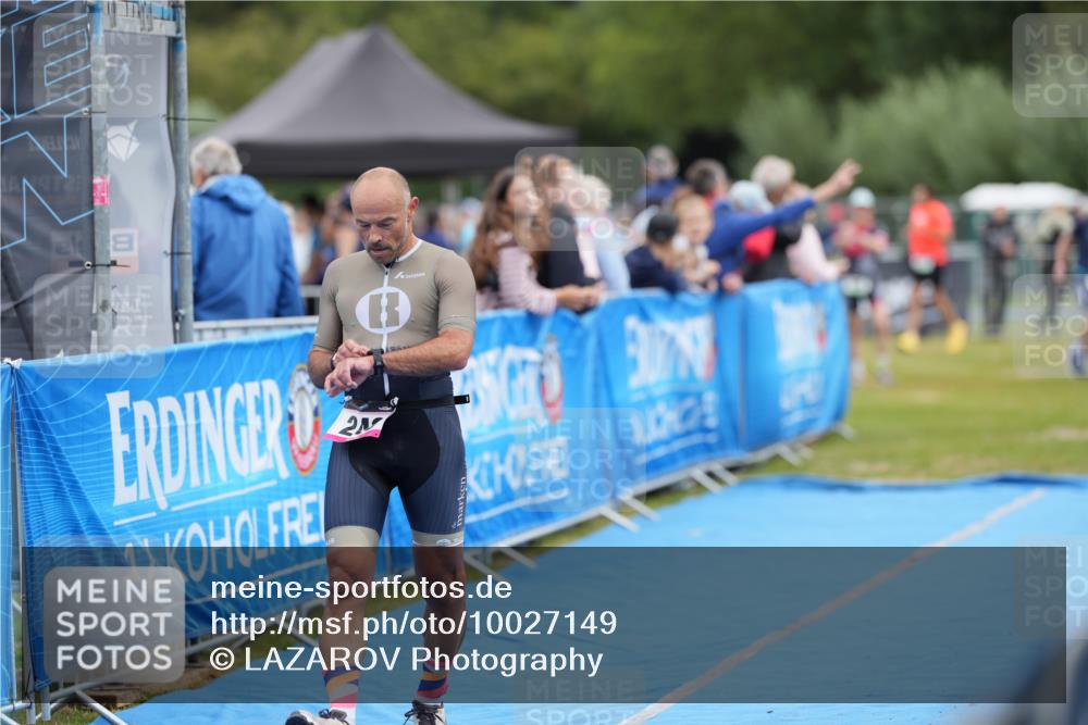 30.08.2026 - Elbe Triathlon Hamburg LAZAROV Photography http://msf.ph/oto/10027149 30.08.2026 10:49:22 Ziel 249 meine-sportfotos.de