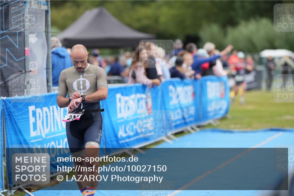 30.08.2026 - Elbe Triathlon Hamburg LAZAROV Photography http://msf.ph/oto/10027150 30.08.2026 10:49:23 Ziel 249 meine-sportfotos.de