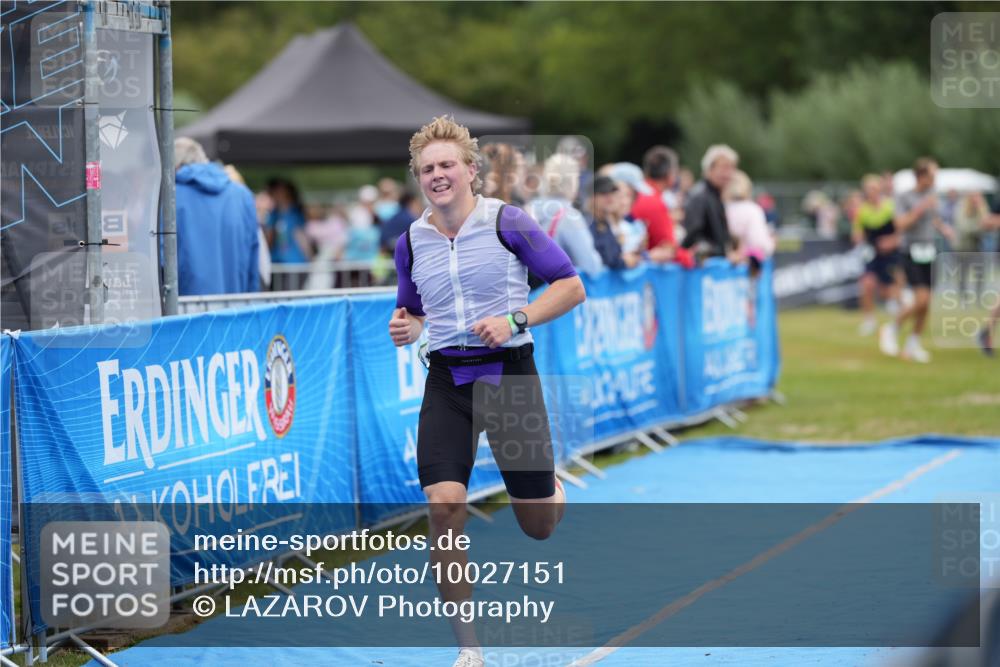 30.08.2026 - Elbe Triathlon Hamburg LAZAROV Photography http://msf.ph/oto/10027151 30.08.2026 10:50:20 Ziel 421 meine-sportfotos.de