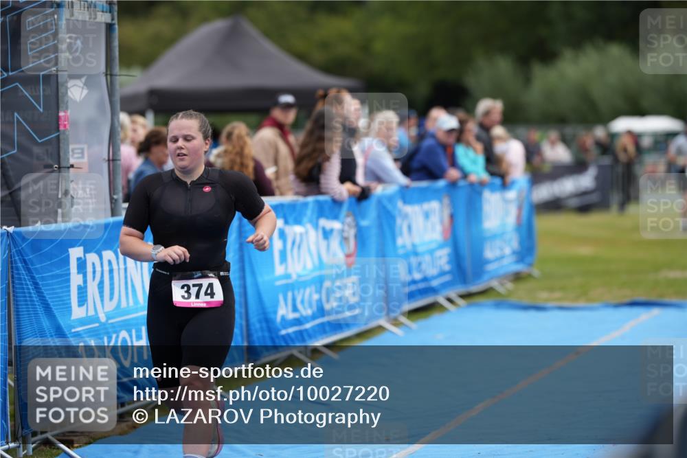 30.08.2026 - Elbe Triathlon Hamburg LAZAROV Photography http://msf.ph/oto/10027220 30.08.2026 10:54:33 Ziel 374, 466 meine-sportfotos.de