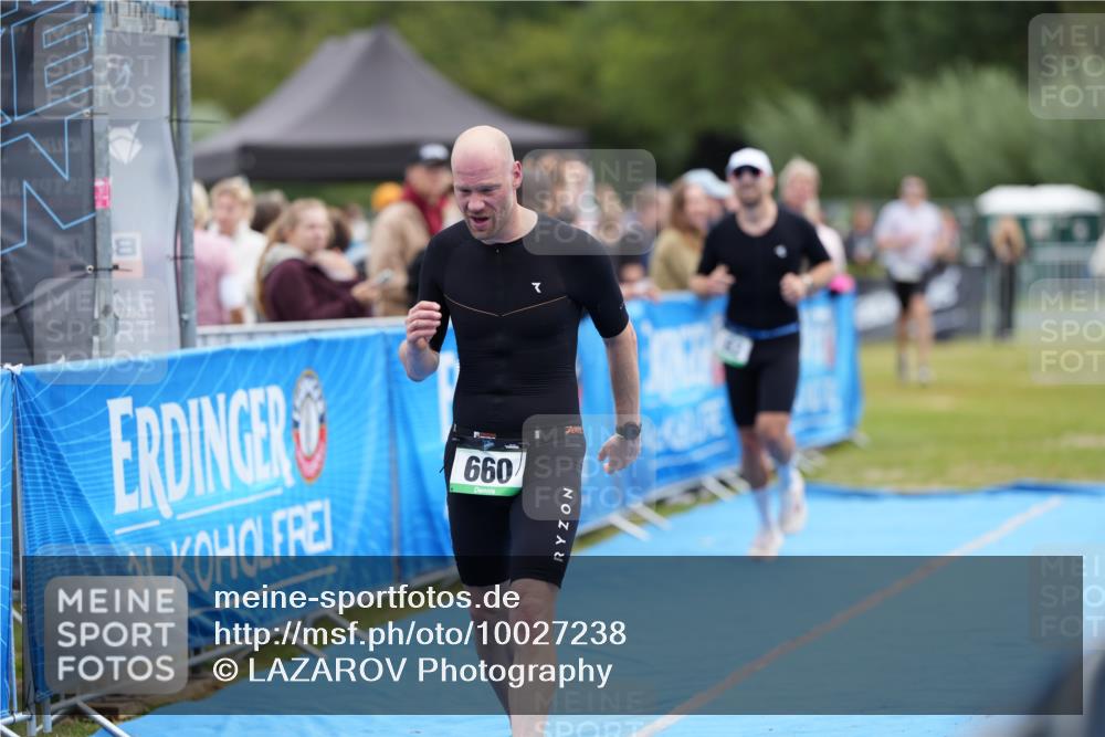 30.08.2026 - Elbe Triathlon Hamburg LAZAROV Photography http://msf.ph/oto/10027238 30.08.2026 10:55:38 Ziel 543, 582, 660 meine-sportfotos.de