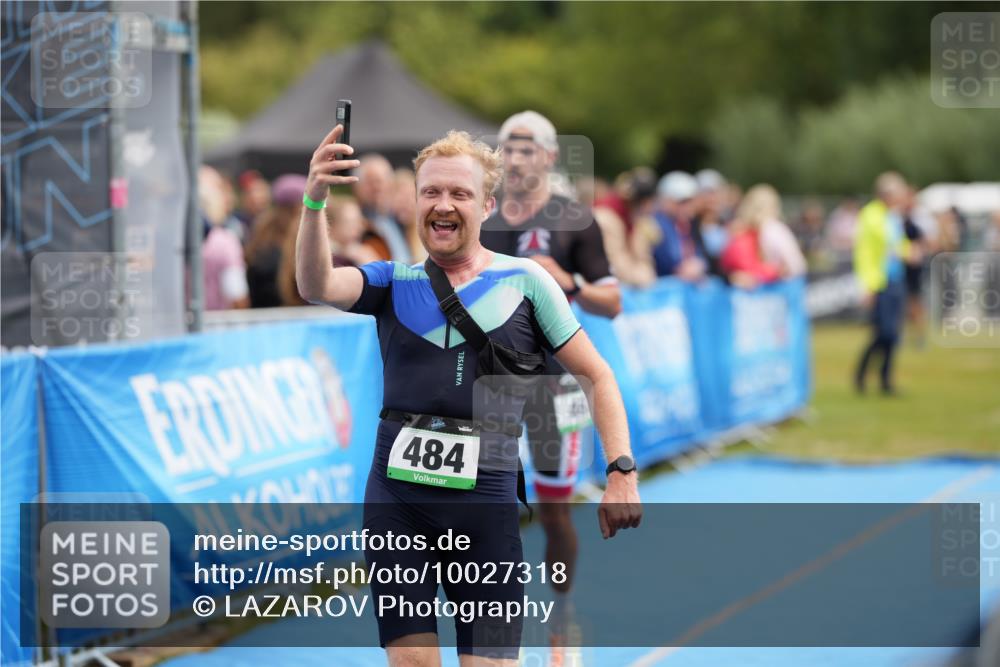 30.08.2026 - Elbe Triathlon Hamburg LAZAROV Photography http://msf.ph/oto/10027318 30.08.2026 10:59:36 Ziel 462, 484 meine-sportfotos.de