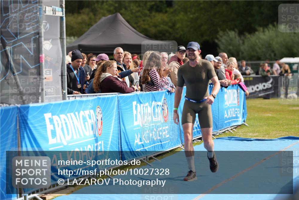 30.08.2026 - Elbe Triathlon Hamburg LAZAROV Photography http://msf.ph/oto/10027328 30.08.2026 11:00:05 Ziel 499 meine-sportfotos.de