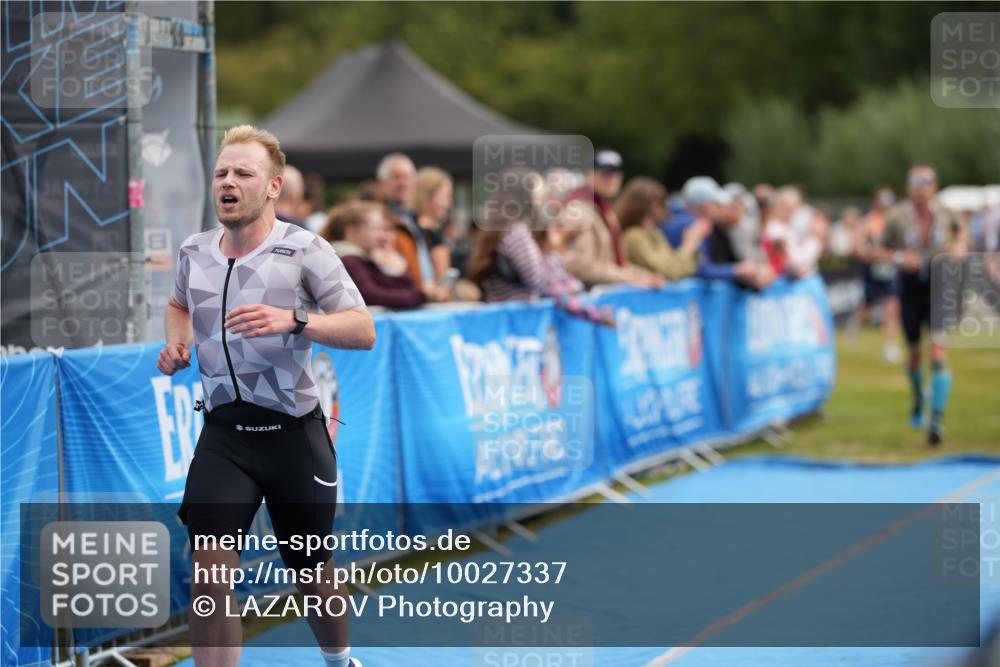 30.08.2026 - Elbe Triathlon Hamburg LAZAROV Photography http://msf.ph/oto/10027337 30.08.2026 11:00:39 Ziel 248, 584, 621 meine-sportfotos.de